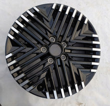 Load image into Gallery viewer, 1x Alufelge 17 Zoll 6.5&quot; 5x114.3 45ET R337653 Nissan Leaf Rim Wheel