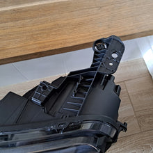 Laden Sie das Bild in den Galerie-Viewer, Frontscheinwerfer Jeep 522187210 LED Links Scheinwerfer Headlight