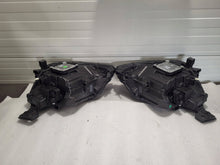 Laden Sie das Bild in den Galerie-Viewer, Frontscheinwerfer Renault 5 260104669R 260601570 Ein Satz Scheinwerfer Headlight SCH8628234726uc