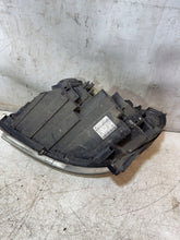 Load image into Gallery viewer, Frontscheinwerfer Mercedes-Benz W245 0301220202 A1698201861 Rechts Headlight SCH1513666231rb