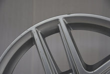 Laden Sie das Bild in den Galerie-Viewer, 4x Alufelge 17 Zoll 6.5" 5x112 28ET Glanz Silber 8W9601025D Audi Rim Wheel FEL9086777773sq