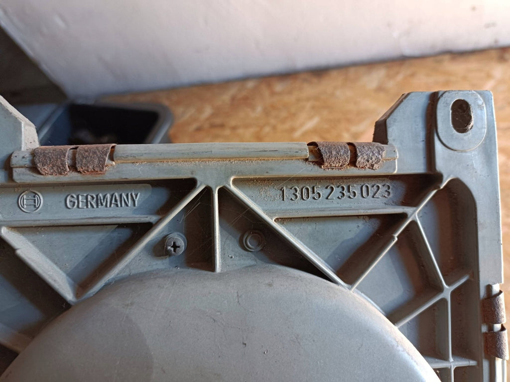 Frontscheinwerfer Mercedes-Benz W123 1305235023 Rechts Scheinwerfer Headlight SCH6667950600jq