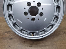 Laden Sie das Bild in den Galerie-Viewer, 1x Alufelge 15 Zoll 6.5&quot; 5x112 49ET 1244001802 Mercedes-Benz W124 Rim Wheel