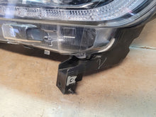 Laden Sie das Bild in den Galerie-Viewer, Frontscheinwerfer Ford Ranger JB3B-13E015 Links Scheinwerfer Headlight