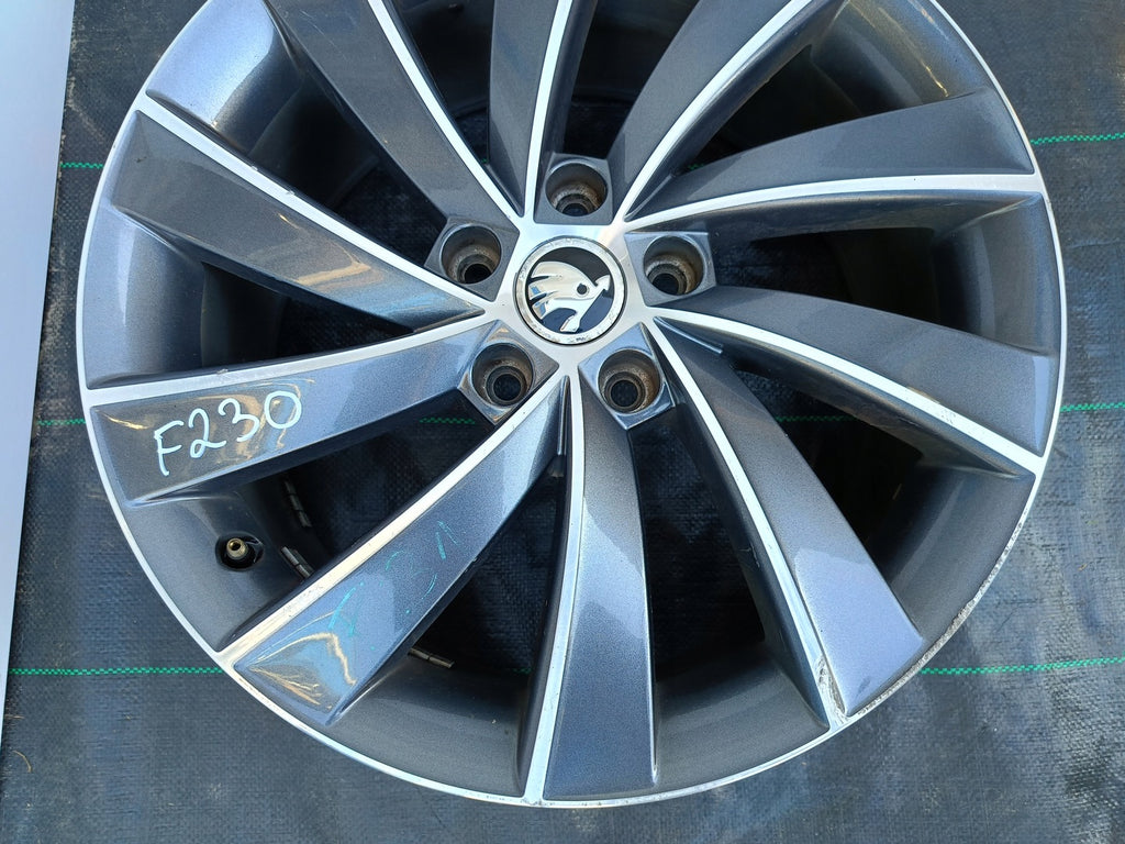 1x Alufelge 18 Zoll 7.5" 5x112 51ET 5E0601025 Skoda Octavia Iii Rim Wheel