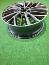 Laden Sie das Bild in den Galerie-Viewer, 1x Alufelge 18 Zoll 7.0" 5x114.3 51ET Glanz Schwarz 52910-D7320 Hyundai I Mg FEL3389690455te