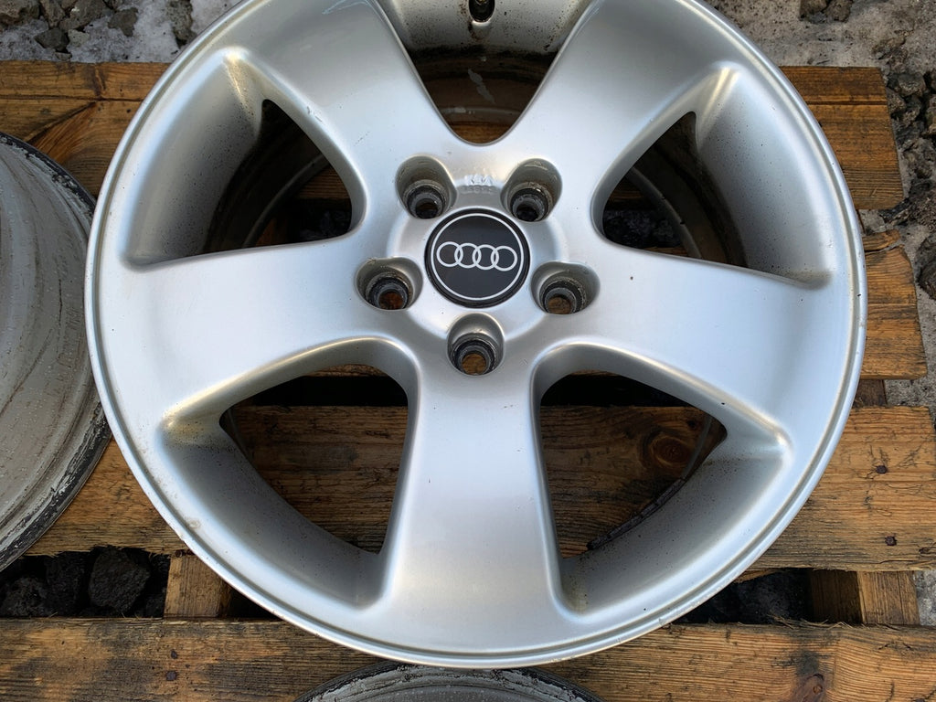 4x Alufelge 16 Zoll 7.0" 5x112 45ET Glanz Silber Audi C6 A4 Rim Wheel