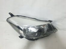 Laden Sie das Bild in den Galerie-Viewer, Frontscheinwerfer Toyota Yaris Rechts Scheinwerfer Headlight SCH3348845119nb