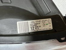 Laden Sie das Bild in den Galerie-Viewer, Frontscheinwerfer Land Rover III Discovery 5H22-13W029 Xenon Rechts Headlight SCH4773392199sr