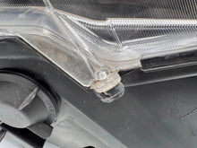 Laden Sie das Bild in den Galerie-Viewer, Frontscheinwerfer Toyota Yaris LED Links Scheinwerfer Headlight SCH9548119714ey