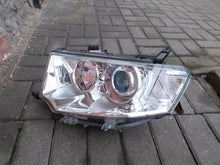 Laden Sie das Bild in den Galerie-Viewer, Frontscheinwerfer Mitsubishi Pajero Sport 8301A877 Links Scheinwerfer Headlight