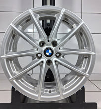 Load image into Gallery viewer, 1x Alufelge 17 Zoll 7.5" 5x120 27ET Glanz Silber 6868217 BMW G30 Rim Wheel FEL8424963235wv
