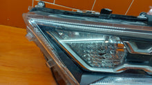 Load image into Gallery viewer, Frontscheinwerfer Toyota V 81185-42A33 LED Ein Stück (Rechts oder Links)