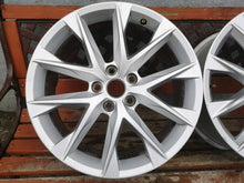 Laden Sie das Bild in den Galerie-Viewer, 1x Alufelge 18 Zoll 7.5" 5x112 51ET 5F0601025AA Cupra Leon Rim Wheel FEL8030721919kj