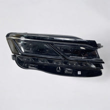 Laden Sie das Bild in den Galerie-Viewer, Frontscheinwerfer VW Touareg 761941082A LED Rechts Scheinwerfer Headlight