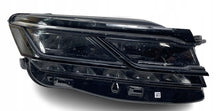 Laden Sie das Bild in den Galerie-Viewer, Frontscheinwerfer VW Touareg 761941082A LED Rechts Scheinwerfer Headlight