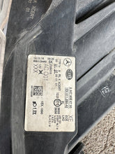 Load image into Gallery viewer, Frontscheinwerfer Mercedes-Benz Vito A4479064600 A4479064700 LED Rechts