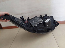 Laden Sie das Bild in den Galerie-Viewer, Frontscheinwerfer Iveco Daily I 5802711799 5802711800 LED Ein Satz Headlight SCH7495216195et