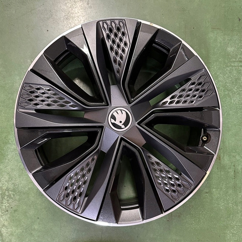 1x Alufelge 19 Zoll 7.0" 5x112 45ET Glanz Graphit 57A601025AS Mg Karoq Rim Wheel FEL1115014324xq