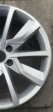 Laden Sie das Bild in den Galerie-Viewer, 1x Alufelge 17 Zoll 7.0" 5x112 42ET 5H0601025 VW Golf VIII I Rim Wheel FEL5688687239ad