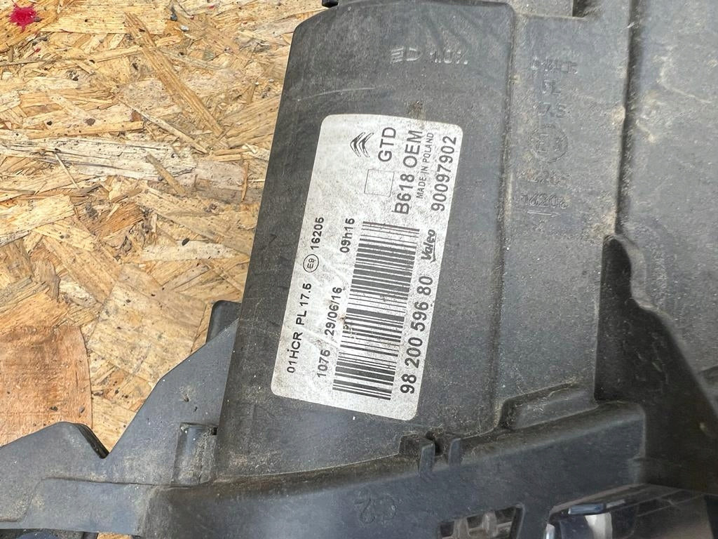 Frontscheinwerfer Citroën C3 III 9820059680 9820059280 Rechts oder Links