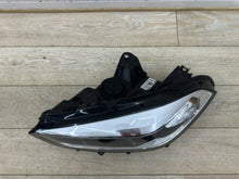 Laden Sie das Bild in den Galerie-Viewer, Frontscheinwerfer BMW 1 F40 7214913-13 7214914-13 Ein Satz Headlight SCH7293524200im