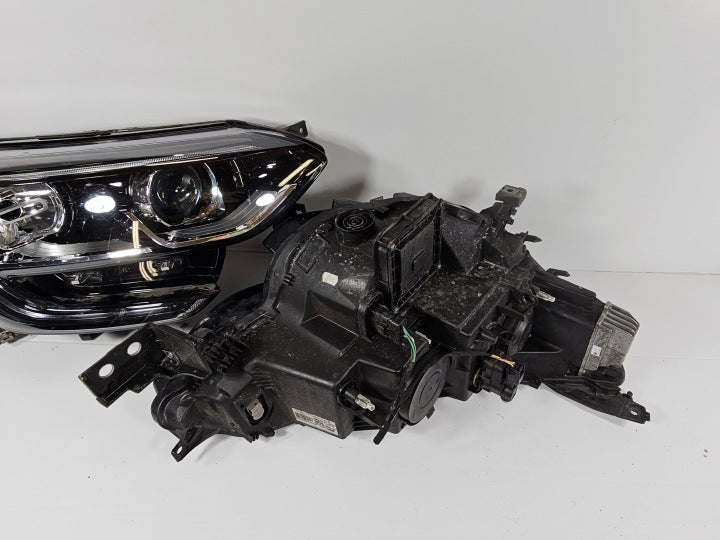 Frontscheinwerfer Renault Megane IV 260607159R 260102686R Ein Satz Headlight SCH3265118543gy