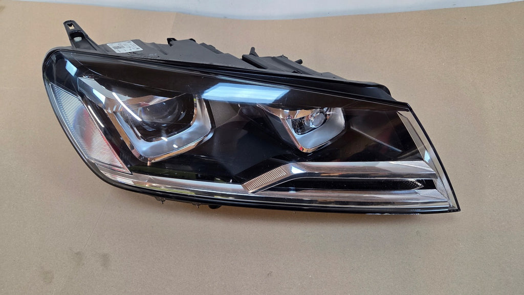 Frontscheinwerfer VW Touareg 7P1941032 1EL01193702 Xenon Rechts Headlight