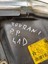 Laden Sie das Bild in den Galerie-Viewer, Frontscheinwerfer VW Touran 0301205272 85122000 Rechts Scheinwerfer Headlight SCH5906883554zv