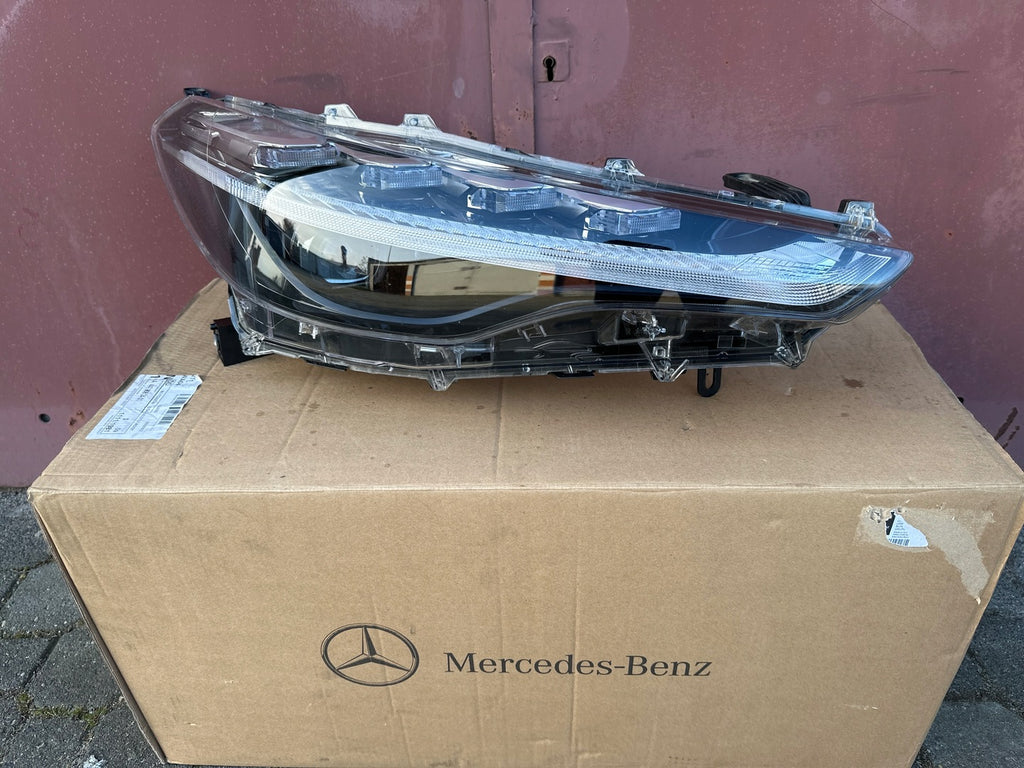 Frontscheinwerfer Toyota Cross LED Rechts Scheinwerfer Headlight SCH8470042954eu