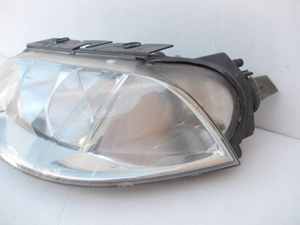 Frontscheinwerfer VW Passat 3B0941015AN 1EL00835001 Ein Satz Headlight SCH7810432001ab