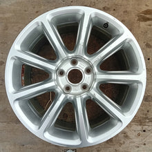 Load image into Gallery viewer, 1x Alufelge 18 Zoll 8.0&quot; 5x112 44ET Glanz Silber 3C0601025 VW Passat Rim Wheel