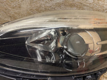 Load image into Gallery viewer, Frontscheinwerfer Renault Scenic 89906003 Ein Satz Scheinwerfer Headlight SCH5303145727lt