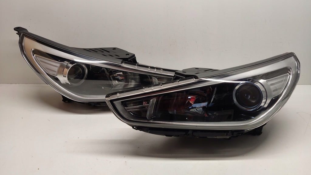 Frontscheinwerfer Hyundai I30 III 92102G4000 Ein Satz Scheinwerfer Headlight