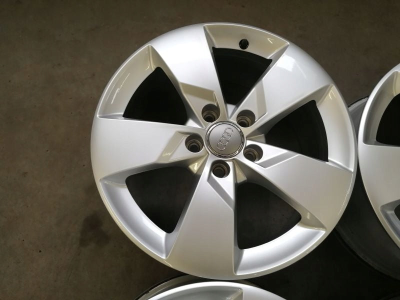 4x Alufelge 17 Zoll 7.0" 5x112 47ET Glanz Silber 8S0601025 Audi A3 Rim Wheel FEL7252538056hc