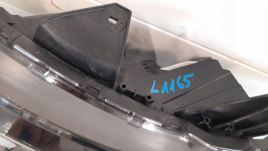 Frontscheinwerfer Mitsubishi Outlander III 8301D3-31 Links Headlight