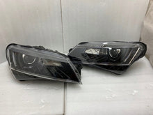 Laden Sie das Bild in den Galerie-Viewer, Frontscheinwerfer Skoda Superb III 3V1941015A 3V1941016A Rechts oder Links