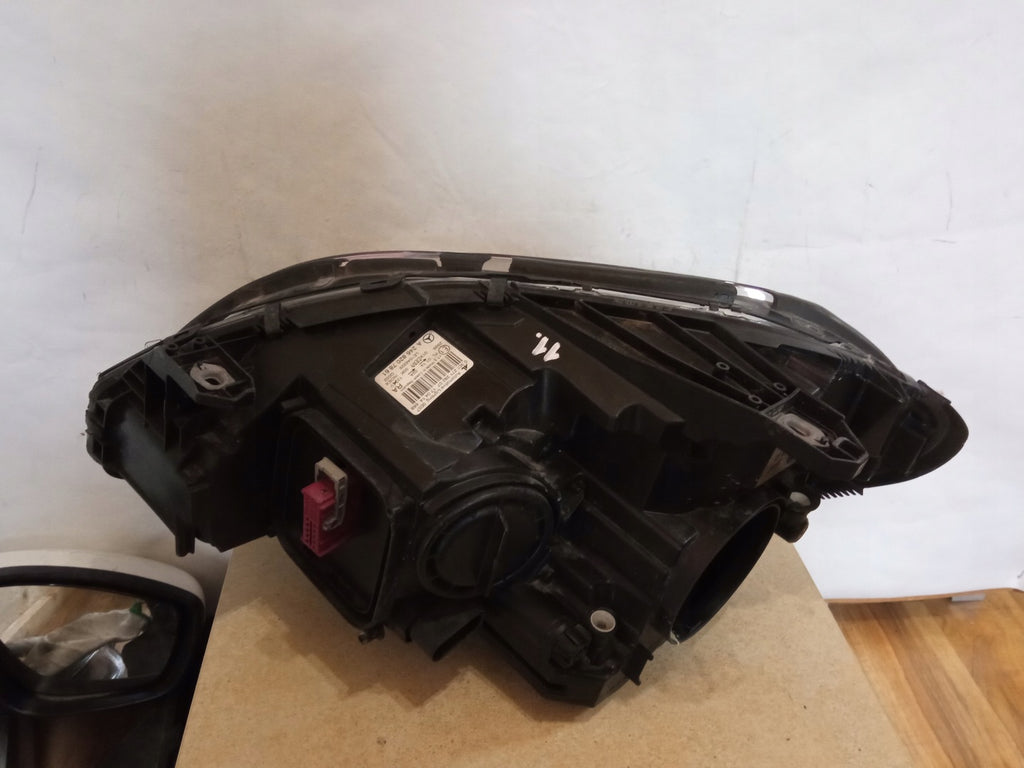 Frontscheinwerfer Mercedes-Benz W246 2468207861 Xenon Rechts Headlight