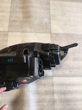 Load image into Gallery viewer, Frontscheinwerfer Hyundai Ix20 921021K000 Ein Stück (Rechts oder Links)