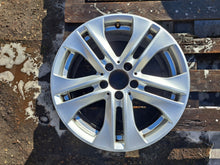 Laden Sie das Bild in den Galerie-Viewer, 1x Alufelge 17 Zoll 7.5" 5x112 A2044017505 Mercedes-Benz Rim Wheel FEL6188801475td