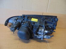 Laden Sie das Bild in den Galerie-Viewer, Frontscheinwerfer BMW 3 E46 Compact 0301187271 Xenon Links Headlight SCH8268308898tv