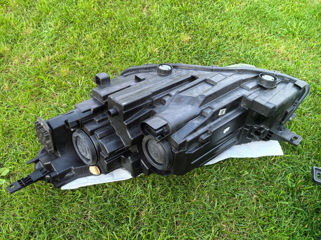 Frontscheinwerfer Ford Kuga III LV4B-13W029-AK LV4B-13W030-AK LED Ein Satz SCH3108387288ph