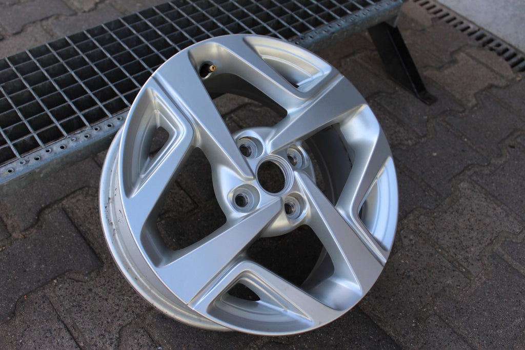1x Alufelge 15 Zoll 6.0" 4x100 48ET Glanz Silber 52910-K7100 Hyundai I10 I20 FEL7592334725ir