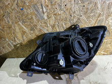 Laden Sie das Bild in den Galerie-Viewer, Frontscheinwerfer Mercedes-Benz Sprinter A9068202461 Rechts Headlight