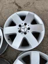 Load image into Gallery viewer, 4x Alufelge 17 Zoll 7.0" 5x112 56ET Glanz Silber A6394011902 Mercedes-Benz Viano FEL8390519690kc