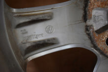 Load image into Gallery viewer, 1x Alufelge 17 Zoll 7.5&quot; 5x120 7H0071497A VW Caravelle Rim Wheel