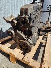 Laden Sie das Bild in den Galerie-Viewer, Motor Jeep Grand Cherokee Zj 4.0 251TKm 1992 Benzin Engine Unkomplett MOT8118750691sl