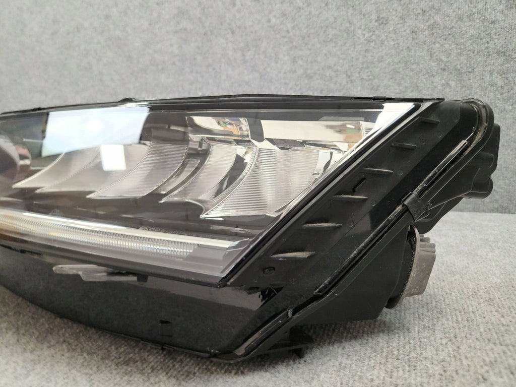 Frontscheinwerfer Skoda Octavia IV 5E4941015-SCZ LED Links Headlight SCH5937120004hk