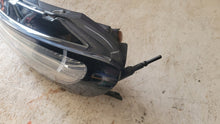 Laden Sie das Bild in den Galerie-Viewer, Frontscheinwerfer Jeep Cherokee 68157105AL 130732948901 Links Headlight SCH1472139787gg
