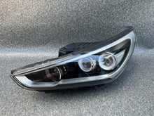 Laden Sie das Bild in den Galerie-Viewer, Frontscheinwerfer Hyundai I30 III 92101-G4100 Links Scheinwerfer Headlight SCH9694797262ip